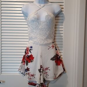 White Floral Lace Halter Romper Brand Unknown Size Small